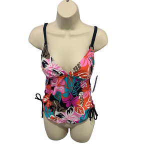 NWT Aqua Couture Bathing Suit Top Size4‎